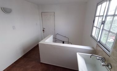 Venta casa multifamiliar Isidro Casanova