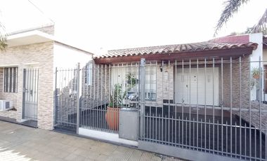 Venta casa multifamiliar Isidro Casanova