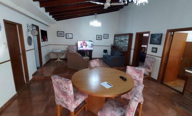 Venta casa multifamiliar Isidro Casanova