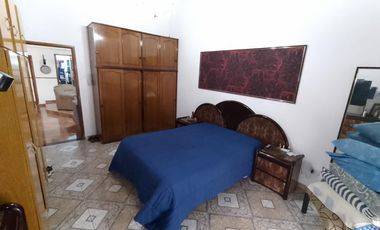 Venta casa multifamiliar Isidro Casanova