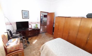 Venta casa multifamiliar Isidro Casanova