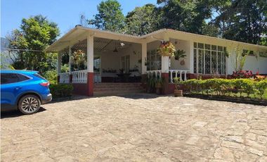 Agradable Finca En Venta rea 19.000 m2 Vda.Santa Barbara Arbeláez.