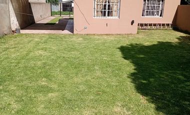 CASA 4 AMBIENTES CON GRAN PARQUE