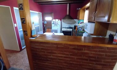 CASA 4 AMBIENTES CON GRAN PARQUE