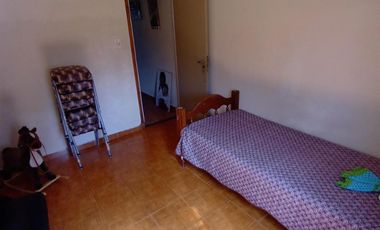 CASA 4 AMBIENTES CON GRAN PARQUE