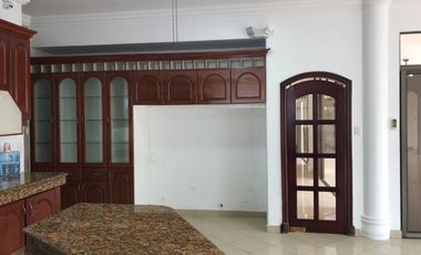 ALQUILO CASA TIPO MANSION EN SAMBORONDON