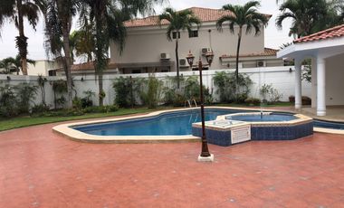 ALQUILO CASA TIPO MANSION EN SAMBORONDON
