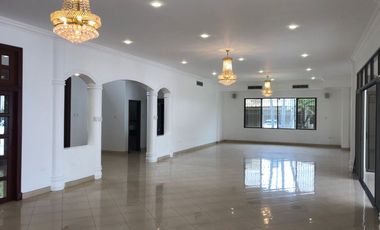 ALQUILO CASA TIPO MANSION EN SAMBORONDON