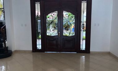 ALQUILO CASA TIPO MANSION EN SAMBORONDON