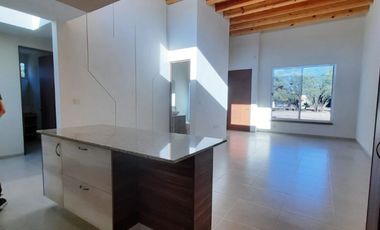 EN VENTA CASA NUEVA DE UN PISO EN TEQUISQUIAPAN