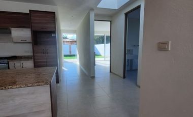 EN VENTA CASA NUEVA DE UN PISO EN TEQUISQUIAPAN