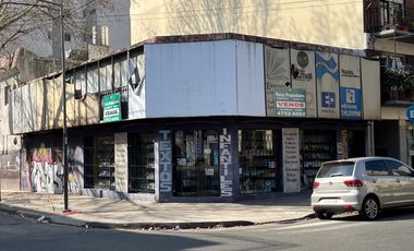 Local en Esquina a mts. Plaza