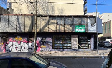 Local en Esquina a mts. Plaza