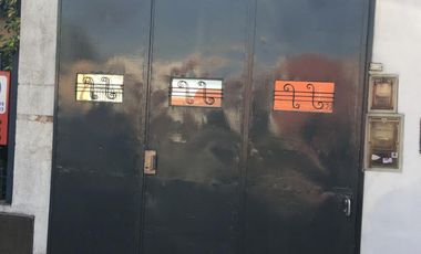 Casa en Lomas de Zamora Oeste con galpón industrial y oficina