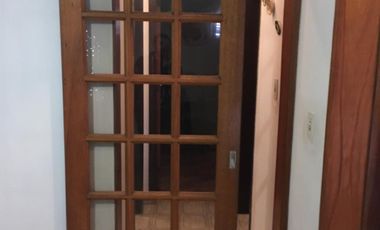 Casa en Lomas de Zamora Oeste con galpón industrial y oficina