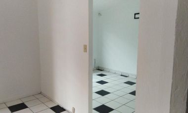 Local Comercial, Bernardo Quintana (Carretas)