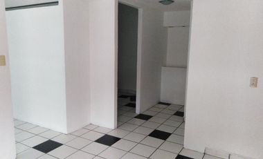 Local Comercial, Bernardo Quintana (Carretas)