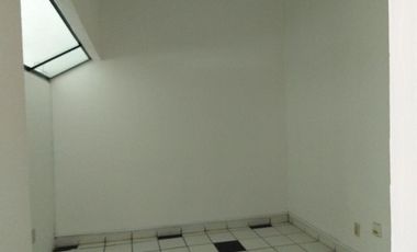 Local Comercial, Bernardo Quintana (Carretas)