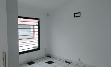 Local Comercial, Bernardo Quintana (Carretas)