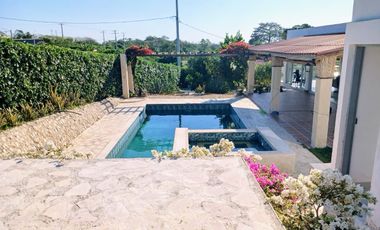 COD. 542 - SE VENDE CASA CAMPESTRE - BARRIO: LAS PALMAS