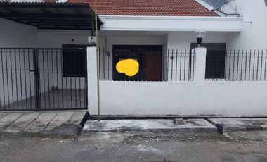 Rumah disewakan di Wiyung, Surabaya