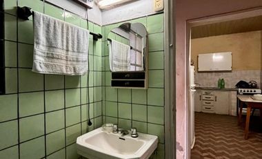 Casa de 3 AMBIENTES ubicada a 50 metros de la estación