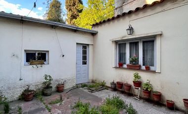 Casa de 3 AMBIENTES ubicada a 50 metros de la estación