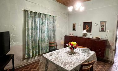 Casa de 3 AMBIENTES ubicada a 50 metros de la estación