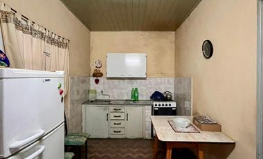 Casa de 3 AMBIENTES ubicada a 50 metros de la estación
