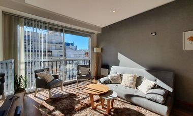 Venta - Departamento de tres ambientes reciclado con balcón - Av. Colón 1736