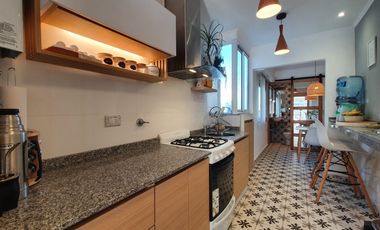 Venta - Departamento de tres ambientes reciclado con balcón - Av. Colón 1736