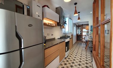 Venta - Departamento de tres ambientes reciclado con balcón - Av. Colón 1736