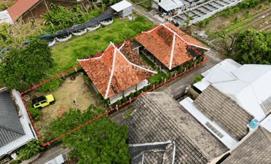 Rumah Spesial Klasik Dengan Pendopo Dan Limasan Yang Luas