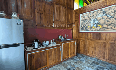 Rumah Spesial Klasik Dengan Pendopo Dan Limasan Yang Luas