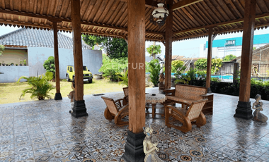 Rumah Spesial Klasik Dengan Pendopo Dan Limasan Yang Luas