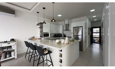 DEPARTAMENTO FRENTE AL MAR EN EDIFICIO DESTINY, SANTA MARIANITA