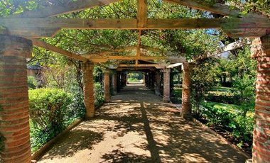 Preciosa casona en vta parque casas quincho piscina C. Tango