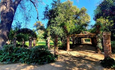 Preciosa casona en vta parque casas quincho piscina C. Tango