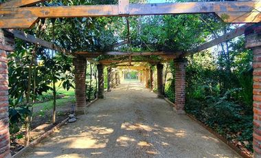 Preciosa casona en vta parque casas quincho piscina C. Tango