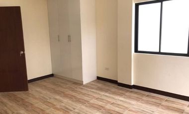 5 Bedroom Single Attached House For Sale in Santa Rosa