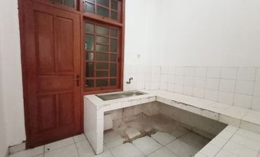 Di Sewakan Rumah 2 Lantai 4 Kamar di Jl. Sukaati, Pasirluyu Bandung