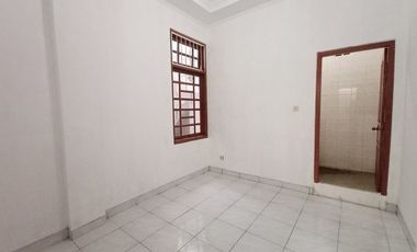 Di Sewakan Rumah 2 Lantai 4 Kamar di Jl. Sukaati, Pasirluyu Bandung