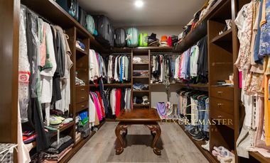 Casa en venta en Santa Anita Club de Golf moderna