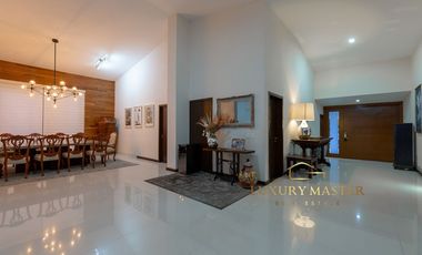 Casa en venta en Santa Anita Club de Golf moderna