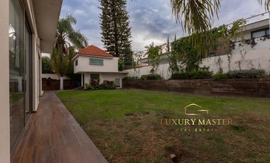Casa en venta en Santa Anita Club de Golf moderna