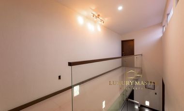Casa en venta en Santa Anita Club de Golf moderna