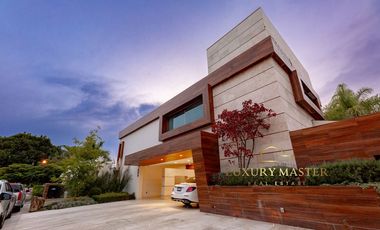 Casa en venta en Santa Anita Club de Golf moderna