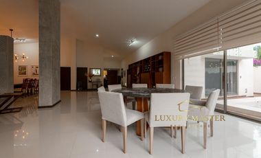 Casa en venta en Santa Anita Club de Golf moderna