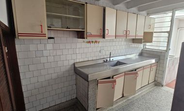 casa en arriendo en quinta bosch. Cod A11199