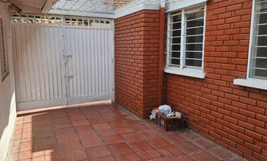 casa en arriendo en quinta bosch. Cod A11199